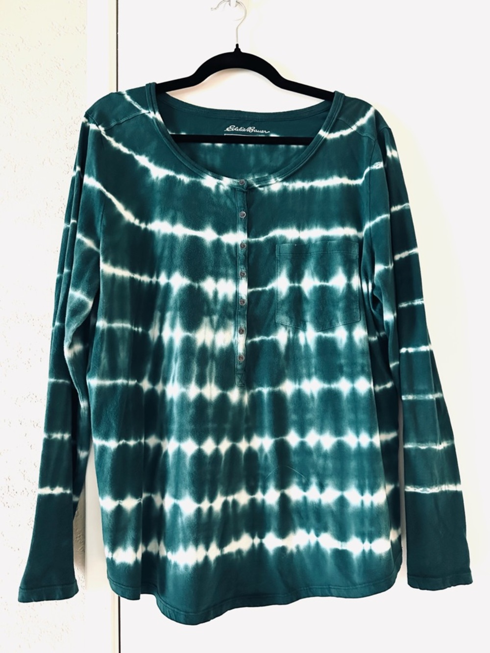 Eddie Bauer Long Sleeve Henley XL Teal and White Tie-Dye